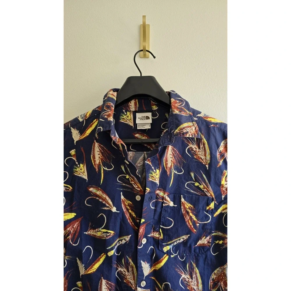The North Face Mens Button Up Shirt Fly Fishing‎ Lure Print Short Sleeve Size M